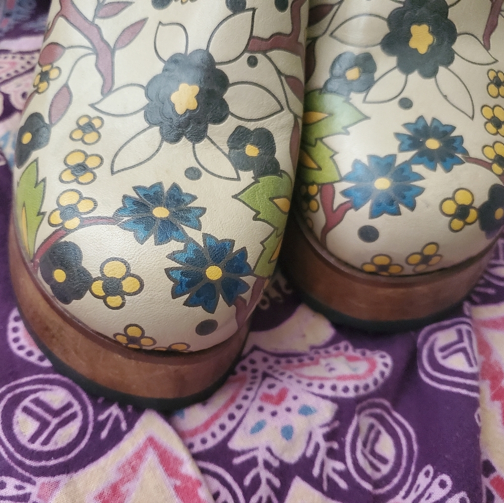 Vintage leather Candies clogs
